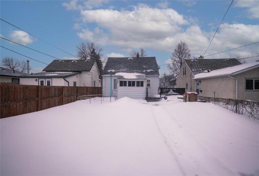 79 Bristol, 3 Bedrooms Bedrooms, 11 Rooms Rooms,1 BathroomBathrooms,Residential,For Sale,Bristol