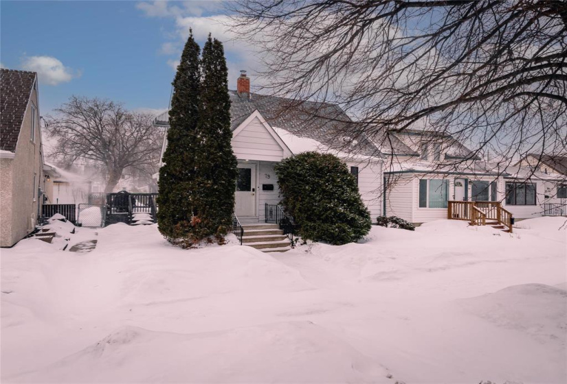 79 Bristol, 3 Bedrooms Bedrooms, 11 Rooms Rooms,1 BathroomBathrooms,Residential,For Sale,Bristol