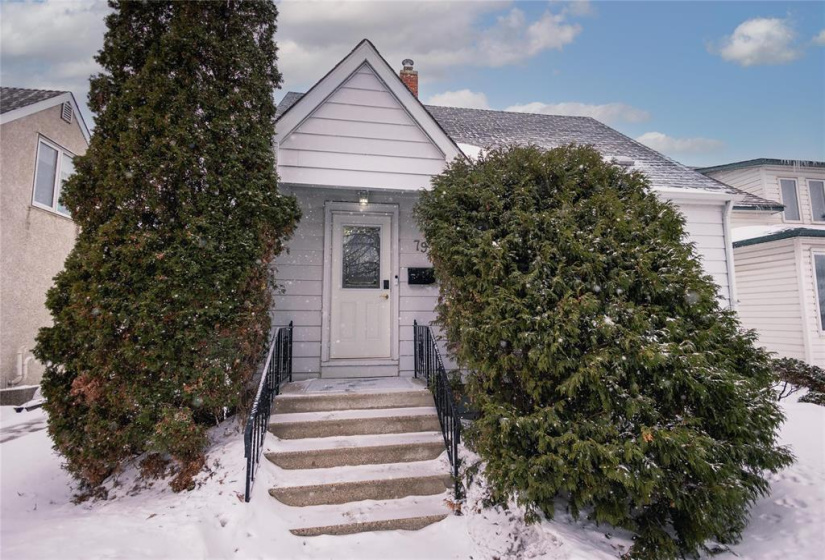 79 Bristol, 3 Bedrooms Bedrooms, 11 Rooms Rooms,1 BathroomBathrooms,Residential,For Sale,Bristol