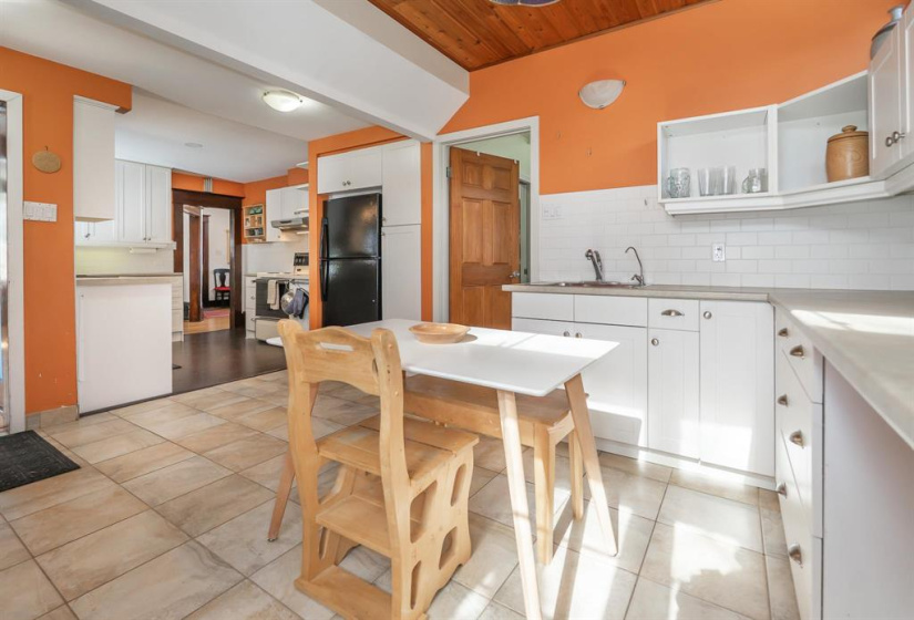 756 Beresford, 5 Bedrooms Bedrooms, 13 Rooms Rooms,2 BathroomsBathrooms,Residential,For Sale,Beresford