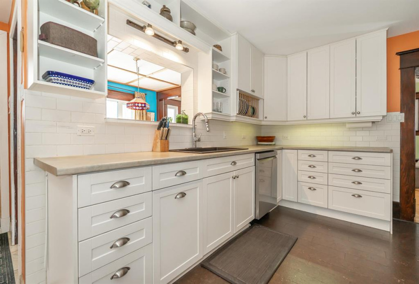 756 Beresford, 5 Bedrooms Bedrooms, 13 Rooms Rooms,2 BathroomsBathrooms,Residential,For Sale,Beresford