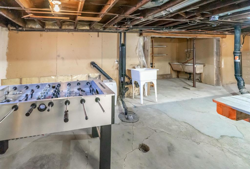 756 Beresford, 5 Bedrooms Bedrooms, 13 Rooms Rooms,2 BathroomsBathrooms,Residential,For Sale,Beresford