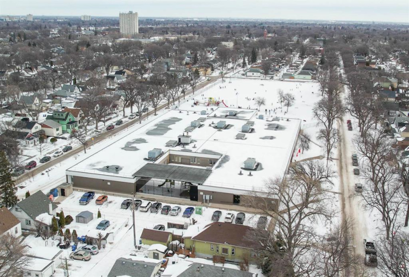 756 Beresford, 5 Bedrooms Bedrooms, 13 Rooms Rooms,2 BathroomsBathrooms,Residential,For Sale,Beresford