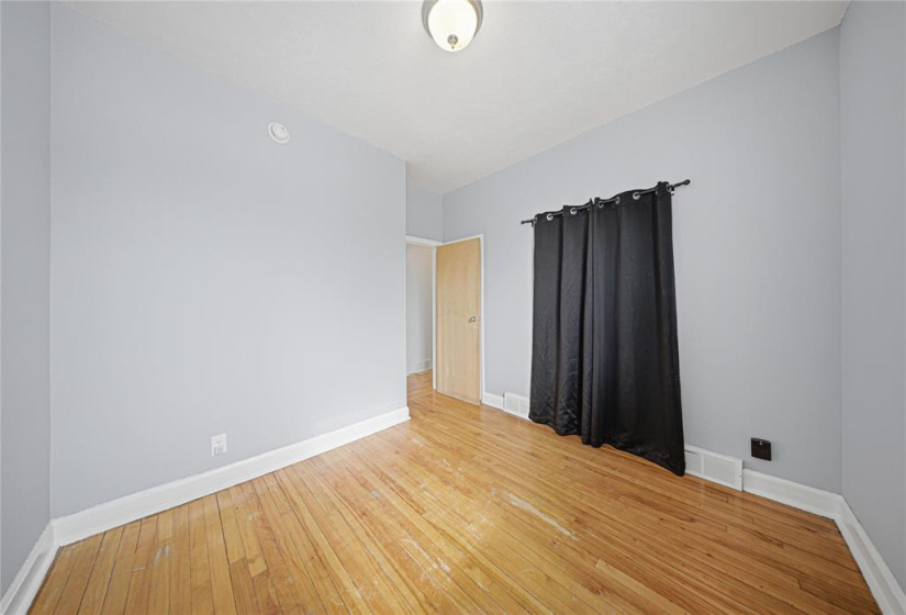 424 Anderson, 4 Bedrooms Bedrooms, 13 Rooms Rooms,2 BathroomsBathrooms,Residential,For Sale,Anderson