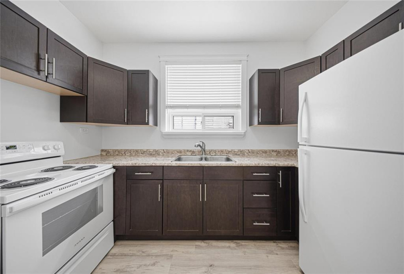 424 Anderson, 4 Bedrooms Bedrooms, 13 Rooms Rooms,2 BathroomsBathrooms,Residential,For Sale,Anderson