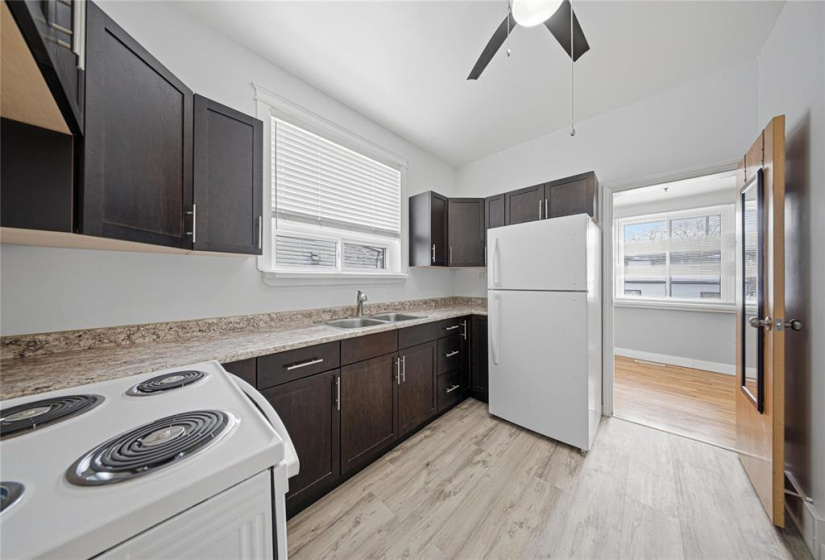 424 Anderson, 4 Bedrooms Bedrooms, 13 Rooms Rooms,2 BathroomsBathrooms,Residential,For Sale,Anderson