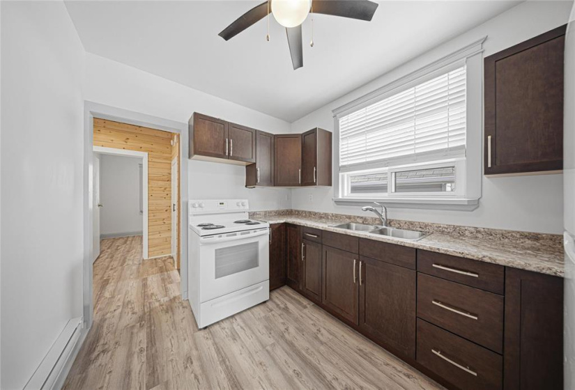 424 Anderson, 4 Bedrooms Bedrooms, 13 Rooms Rooms,2 BathroomsBathrooms,Residential,For Sale,Anderson