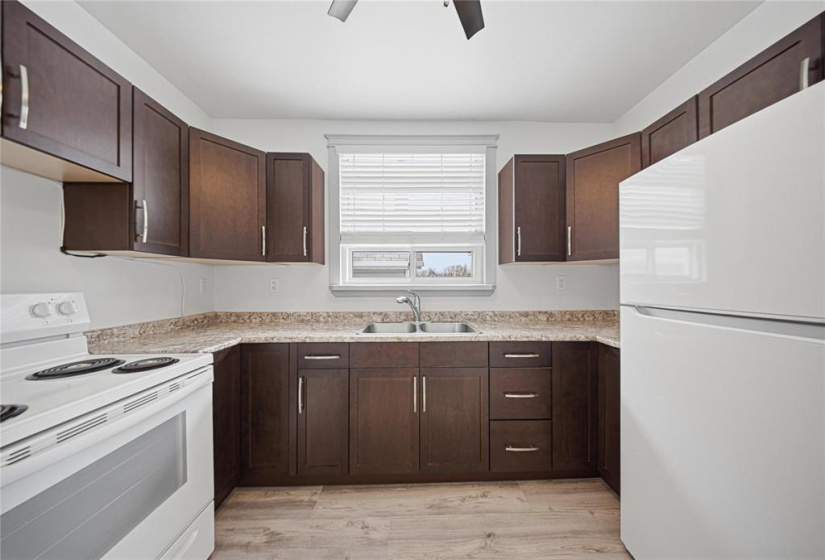 424 Anderson, 4 Bedrooms Bedrooms, 13 Rooms Rooms,2 BathroomsBathrooms,Residential,For Sale,Anderson