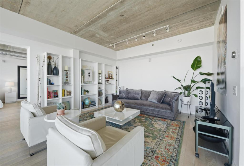 311 Hargrave, 1 Bedroom Bedrooms, 5 Rooms Rooms,Condominium,For Sale,Hargrave