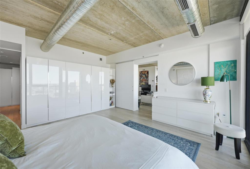 311 Hargrave, 1 Bedroom Bedrooms, 5 Rooms Rooms,Condominium,For Sale,Hargrave