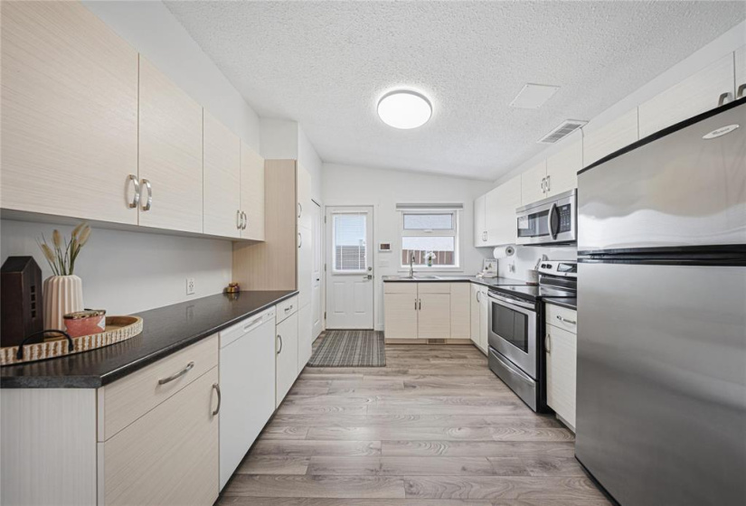 1841 Plessis, 3 Bedrooms Bedrooms, 13 Rooms Rooms,2 BathroomsBathrooms,Residential,For Sale,Plessis