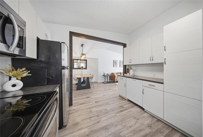 1841 Plessis, 3 Bedrooms Bedrooms, 13 Rooms Rooms,2 BathroomsBathrooms,Residential,For Sale,Plessis