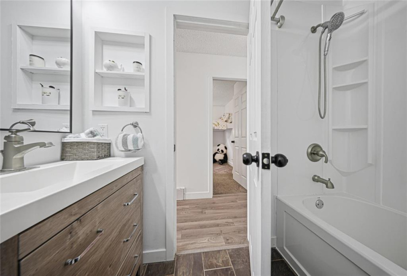 1841 Plessis, 3 Bedrooms Bedrooms, 13 Rooms Rooms,2 BathroomsBathrooms,Residential,For Sale,Plessis