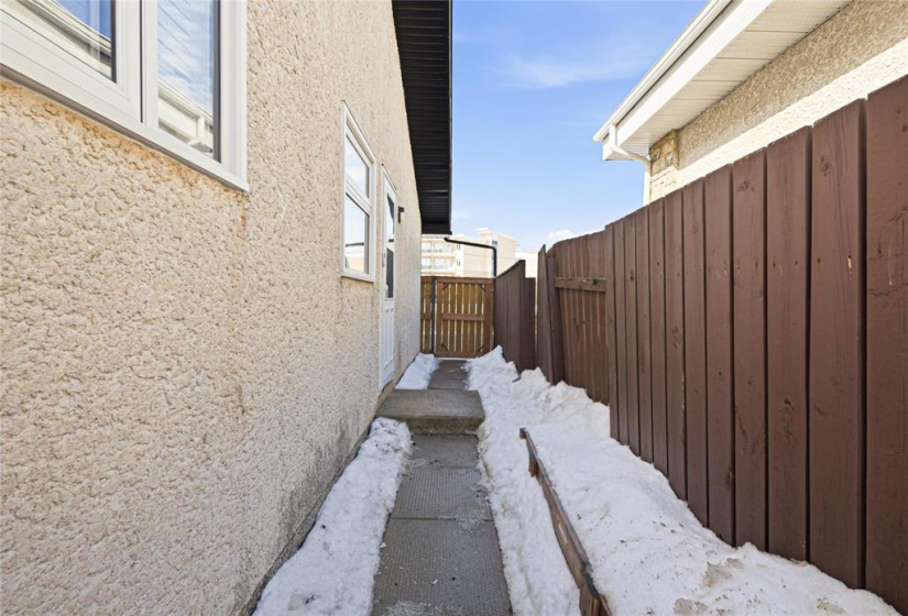 1841 Plessis, 3 Bedrooms Bedrooms, 13 Rooms Rooms,2 BathroomsBathrooms,Residential,For Sale,Plessis