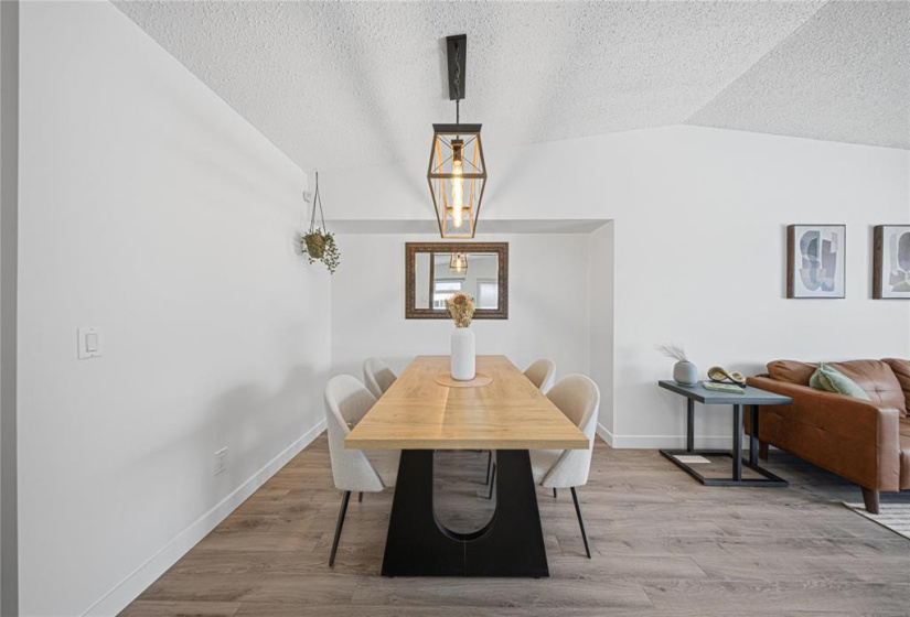 1841 Plessis, 3 Bedrooms Bedrooms, 13 Rooms Rooms,2 BathroomsBathrooms,Residential,For Sale,Plessis