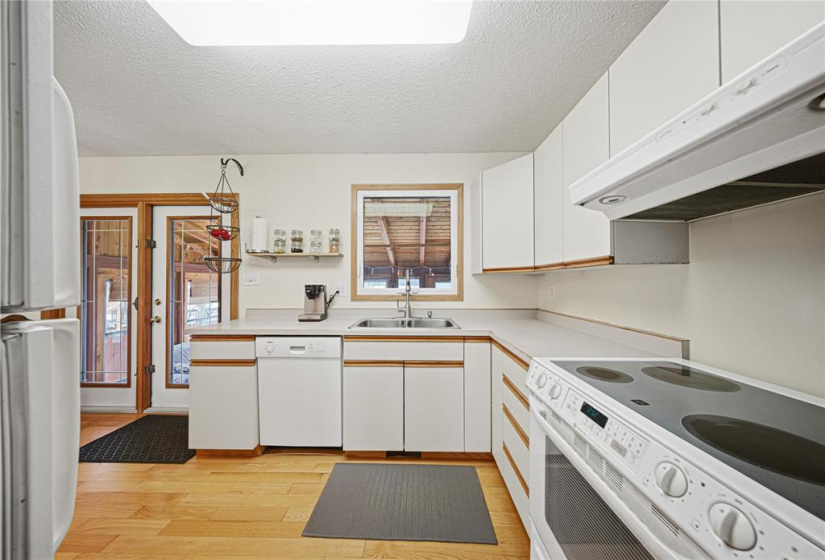 6458 Rannock, 4 Bedrooms Bedrooms, 12 Rooms Rooms,2 BathroomsBathrooms,Residential,For Sale,Rannock