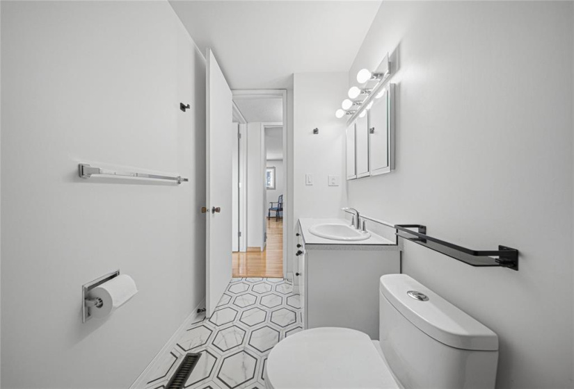 6458 Rannock, 4 Bedrooms Bedrooms, 12 Rooms Rooms,2 BathroomsBathrooms,Residential,For Sale,Rannock