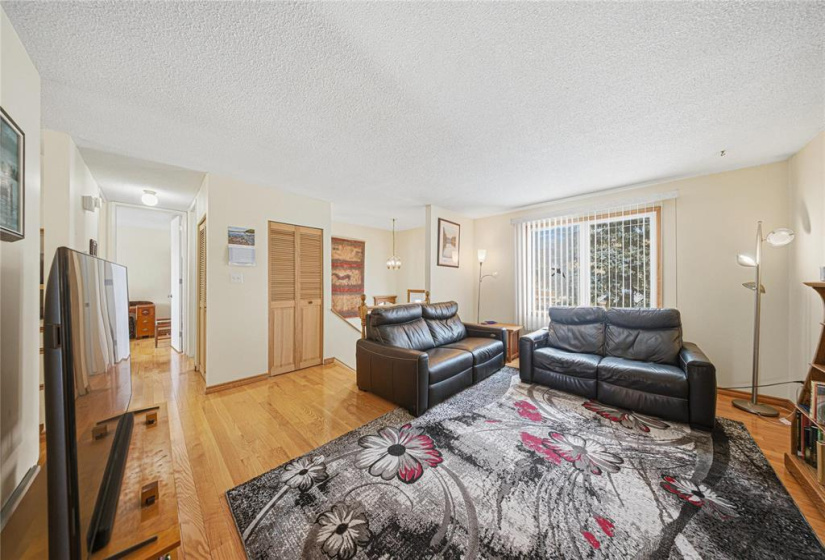 6458 Rannock, 4 Bedrooms Bedrooms, 12 Rooms Rooms,2 BathroomsBathrooms,Residential,For Sale,Rannock