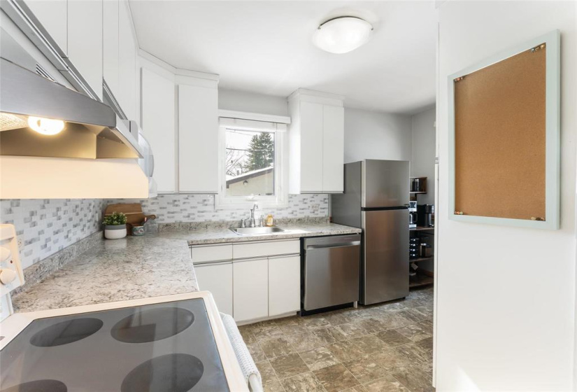 90 St Vital, 2 Bedrooms Bedrooms, 7 Rooms Rooms,1 BathroomBathrooms,Residential,For Sale,St Vital