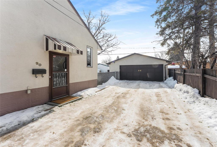 90 St Vital, 2 Bedrooms Bedrooms, 7 Rooms Rooms,1 BathroomBathrooms,Residential,For Sale,St Vital