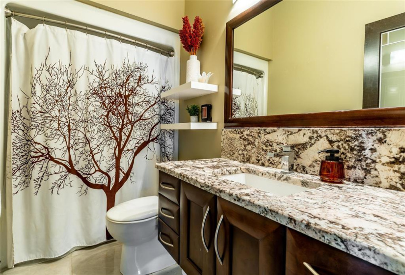 236 Holly, 3 Bedrooms Bedrooms, 12 Rooms Rooms,3 BathroomsBathrooms,Residential,For Sale,Holly