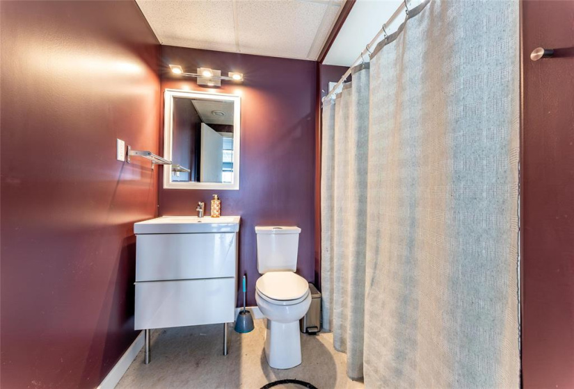 236 Holly, 3 Bedrooms Bedrooms, 12 Rooms Rooms,3 BathroomsBathrooms,Residential,For Sale,Holly