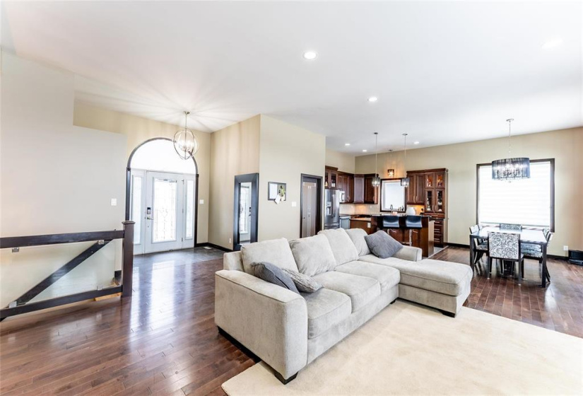 236 Holly, 3 Bedrooms Bedrooms, 12 Rooms Rooms,3 BathroomsBathrooms,Residential,For Sale,Holly