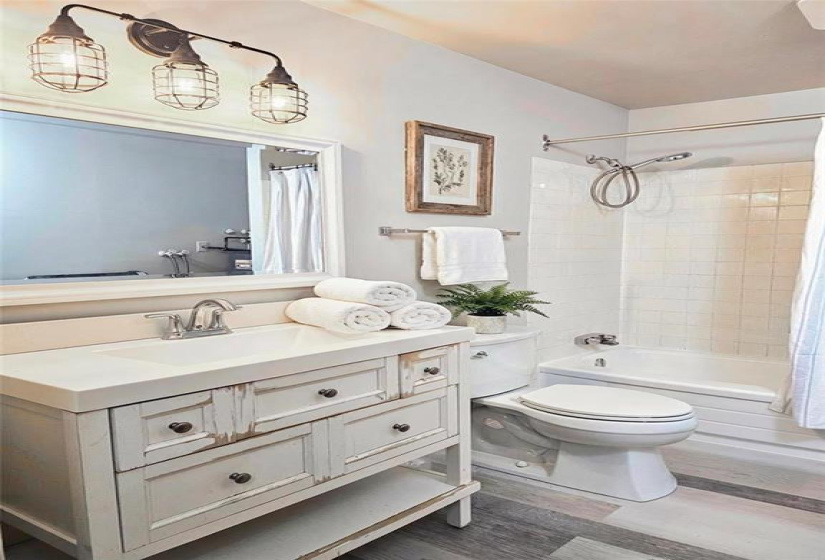 Virtually staged Bathroom