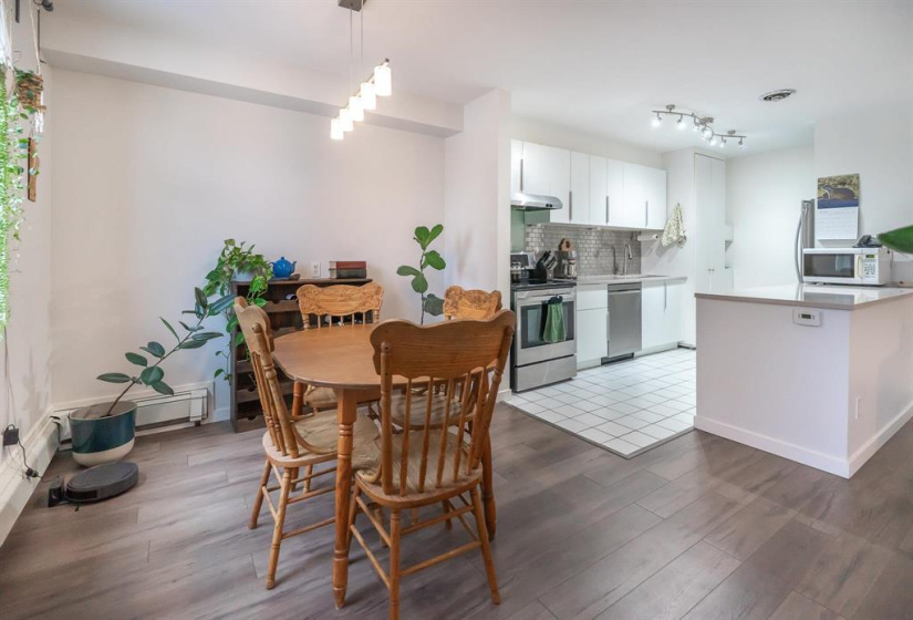 1700 Taylor, 2 Bedrooms Bedrooms, 5 Rooms Rooms,1 BathroomBathrooms,Condominium,For Sale,Taylor