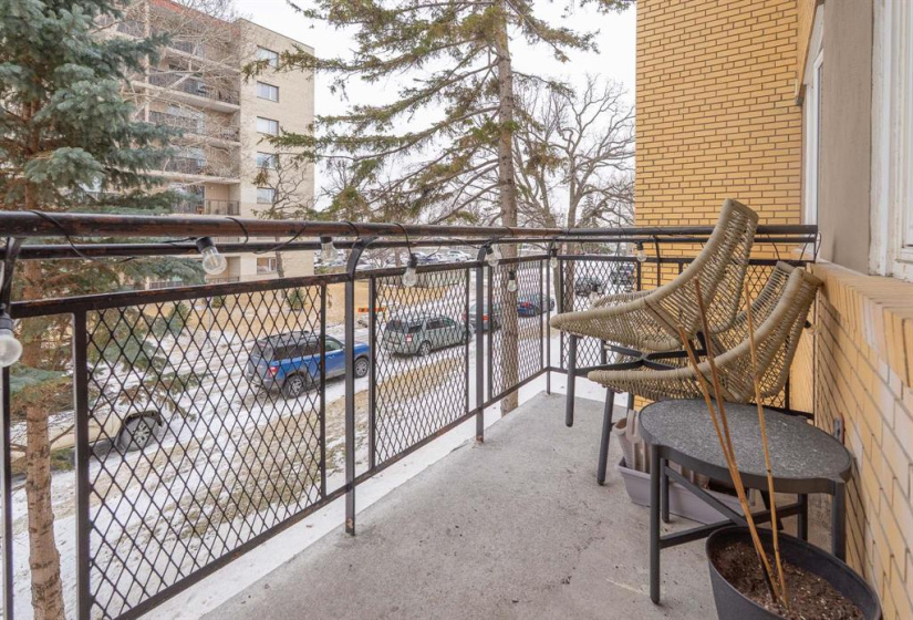 1700 Taylor, 2 Bedrooms Bedrooms, 5 Rooms Rooms,1 BathroomBathrooms,Condominium,For Sale,Taylor