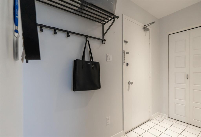 1700 Taylor, 2 Bedrooms Bedrooms, 5 Rooms Rooms,1 BathroomBathrooms,Condominium,For Sale,Taylor