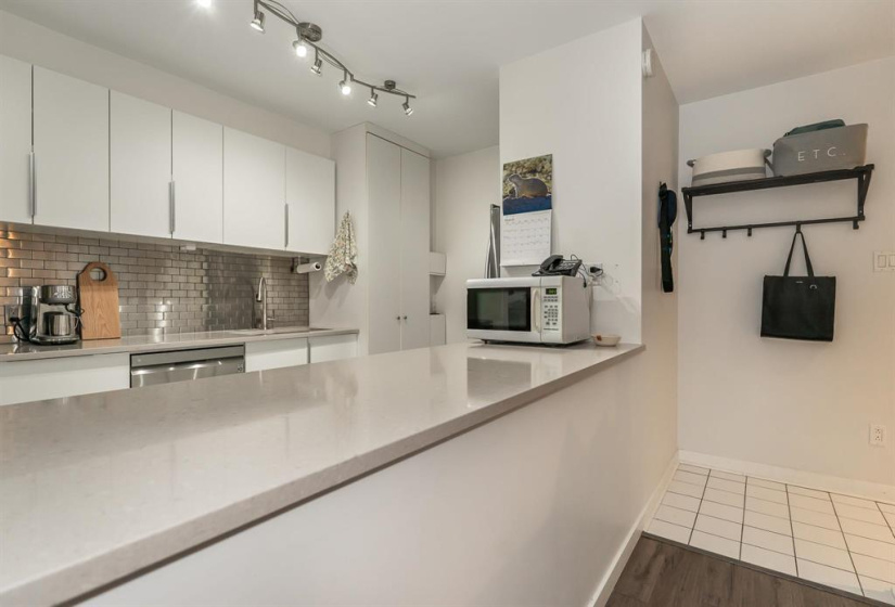 1700 Taylor, 2 Bedrooms Bedrooms, 5 Rooms Rooms,1 BathroomBathrooms,Condominium,For Sale,Taylor