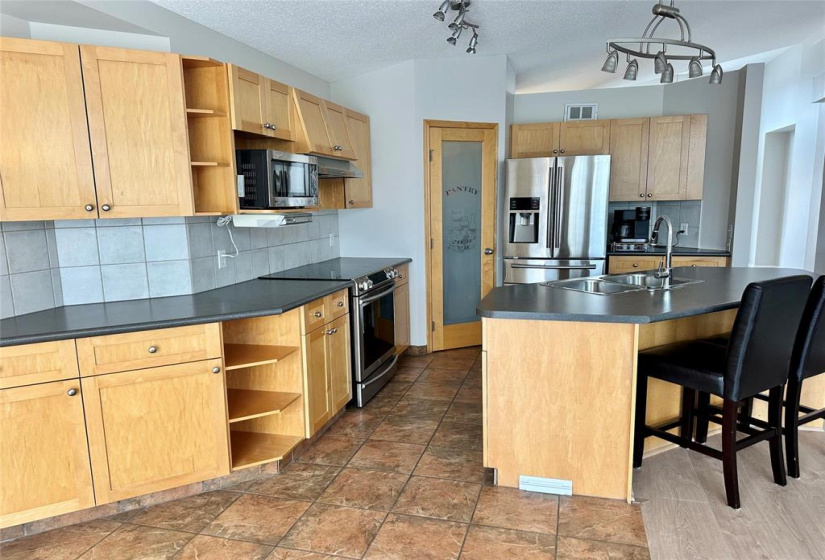 73 Erindale, 5 Bedrooms Bedrooms, 15 Rooms Rooms,3 BathroomsBathrooms,Residential,For Sale,Erindale