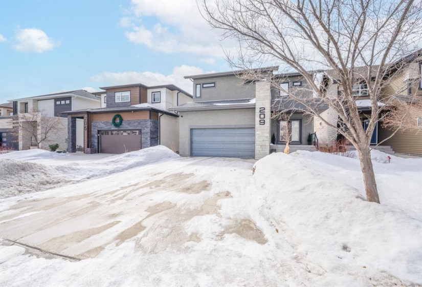 209 Bonaventure, 4 Bedrooms Bedrooms, 14 Rooms Rooms,3 BathroomsBathrooms,Residential,For Sale,Bonaventure