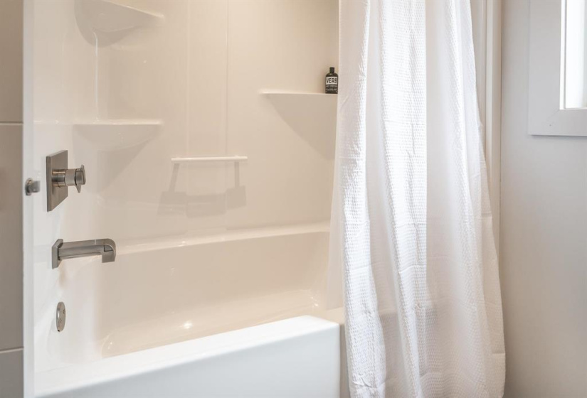 209 Bonaventure, 4 Bedrooms Bedrooms, 14 Rooms Rooms,3 BathroomsBathrooms,Residential,For Sale,Bonaventure