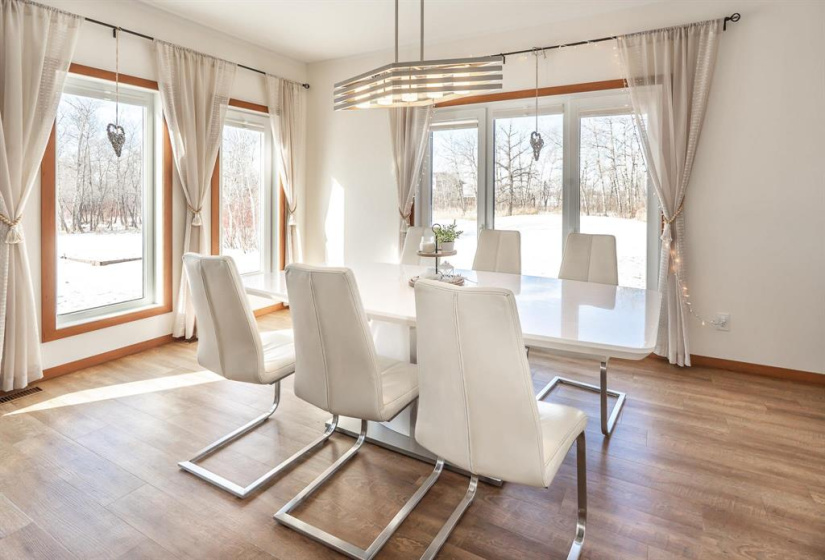 114 Strawberry, 3 Bedrooms Bedrooms, 10 Rooms Rooms,2 BathroomsBathrooms,Residential,For Sale,Strawberry