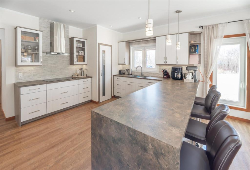 114 Strawberry, 3 Bedrooms Bedrooms, 10 Rooms Rooms,2 BathroomsBathrooms,Residential,For Sale,Strawberry