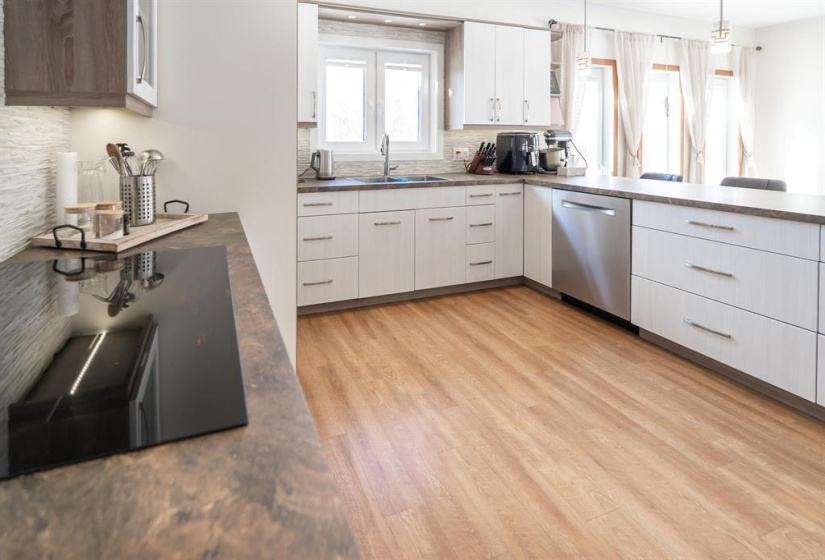 114 Strawberry, 3 Bedrooms Bedrooms, 10 Rooms Rooms,2 BathroomsBathrooms,Residential,For Sale,Strawberry