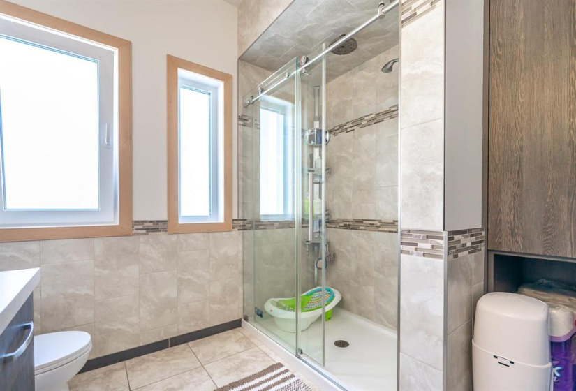 114 Strawberry, 3 Bedrooms Bedrooms, 10 Rooms Rooms,2 BathroomsBathrooms,Residential,For Sale,Strawberry