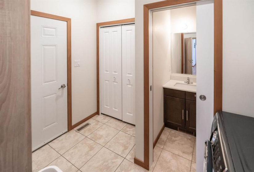 114 Strawberry, 3 Bedrooms Bedrooms, 10 Rooms Rooms,2 BathroomsBathrooms,Residential,For Sale,Strawberry