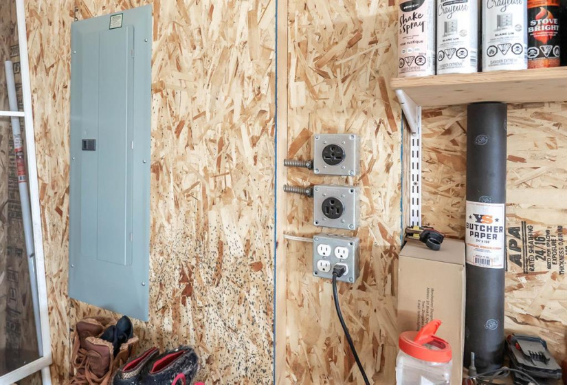 114 Strawberry, 3 Bedrooms Bedrooms, 10 Rooms Rooms,2 BathroomsBathrooms,Residential,For Sale,Strawberry