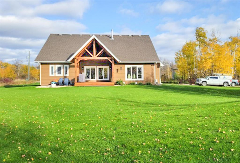 114 Strawberry, 3 Bedrooms Bedrooms, 10 Rooms Rooms,2 BathroomsBathrooms,Residential,For Sale,Strawberry