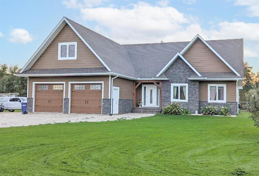 114 Strawberry, 3 Bedrooms Bedrooms, 10 Rooms Rooms,2 BathroomsBathrooms,Residential,For Sale,Strawberry