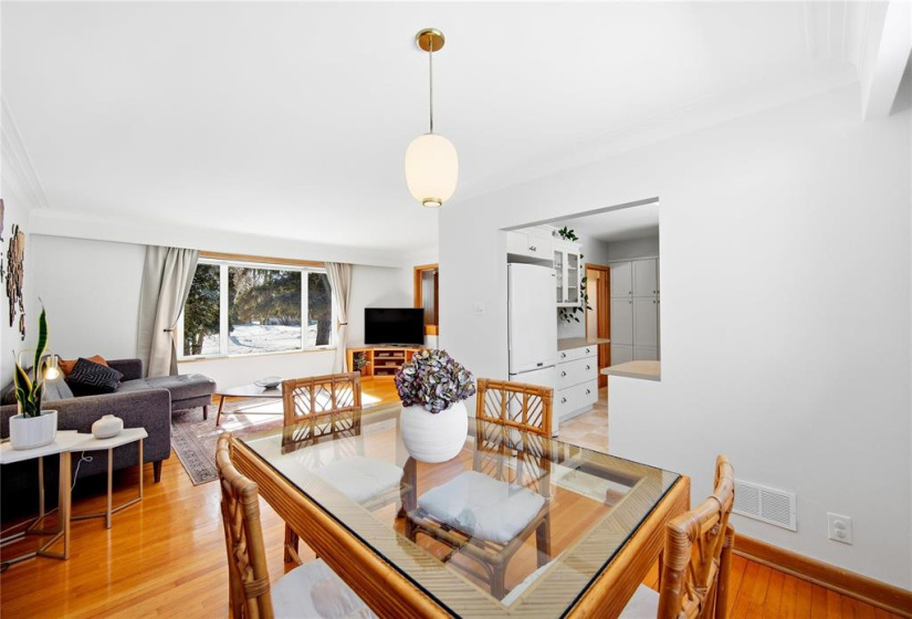 513 Montague, 3 Bedrooms Bedrooms, 11 Rooms Rooms,2 BathroomsBathrooms,Residential,For Sale,Montague