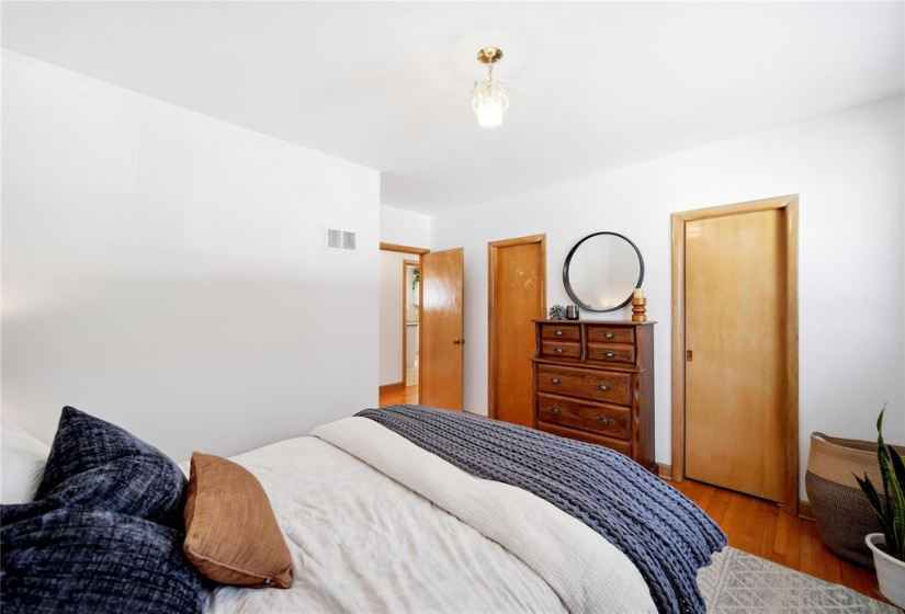 513 Montague, 3 Bedrooms Bedrooms, 11 Rooms Rooms,2 BathroomsBathrooms,Residential,For Sale,Montague