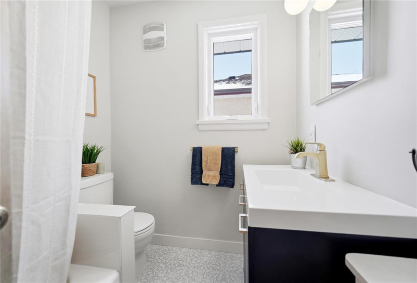 513 Montague, 3 Bedrooms Bedrooms, 11 Rooms Rooms,2 BathroomsBathrooms,Residential,For Sale,Montague