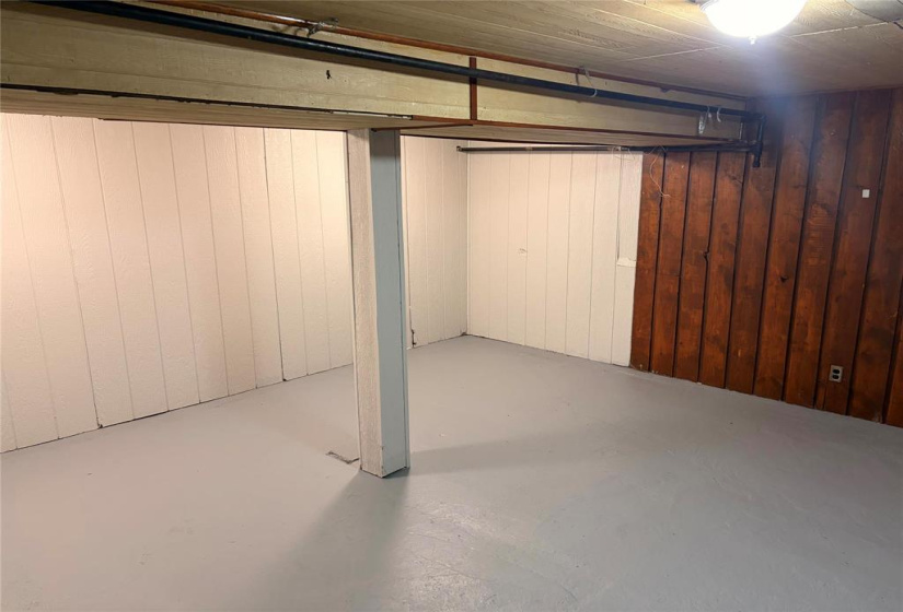 526 Simcoe, 7 Bedrooms Bedrooms, 18 Rooms Rooms,2 BathroomsBathrooms,Residential,For Sale,Simcoe