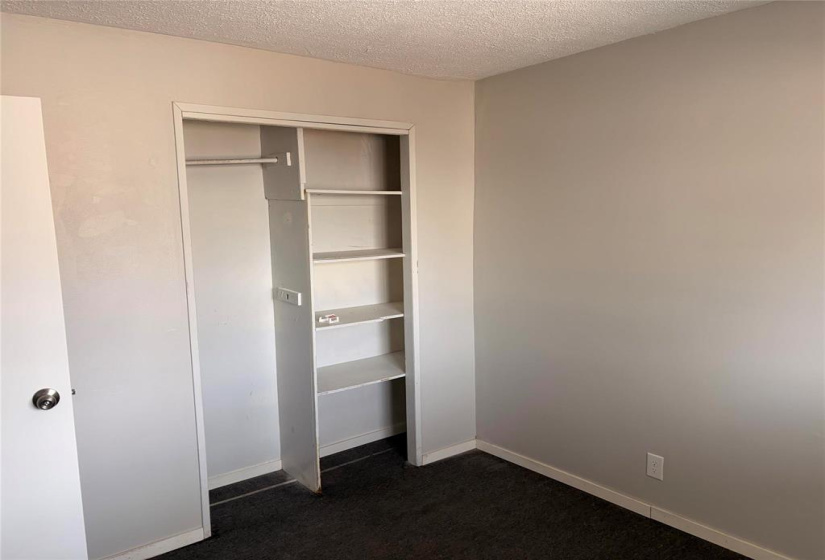 526 Simcoe, 7 Bedrooms Bedrooms, 18 Rooms Rooms,2 BathroomsBathrooms,Residential,For Sale,Simcoe