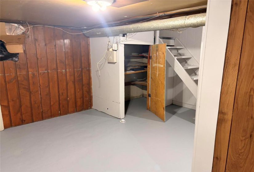 526 Simcoe, 7 Bedrooms Bedrooms, 18 Rooms Rooms,2 BathroomsBathrooms,Residential,For Sale,Simcoe