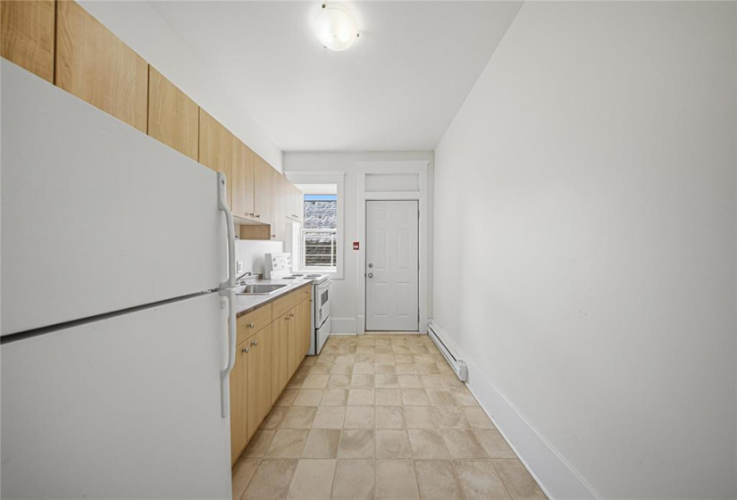 290 Beverley, 2 Bedrooms Bedrooms, 5 Rooms Rooms,1 BathroomBathrooms,Condominium,For Sale,Beverley